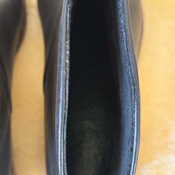 UGG Black Leather Ankle Boots | Back Zip | Stacked Heel. Size 6US - Picture 3 of 11